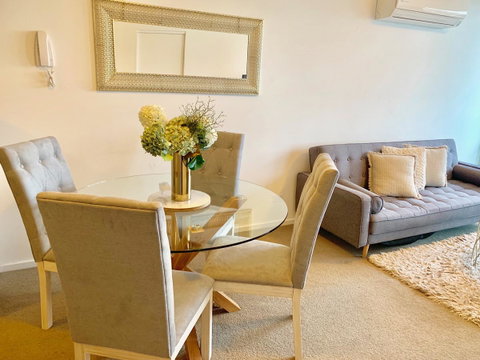 Luxury Apartments With View - Schoolies Week Accommodation 13