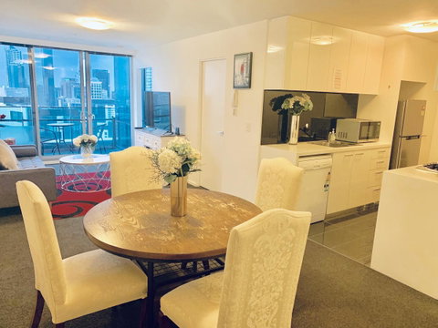 Luxury Apartments With View - Schoolies Week Accommodation 6
