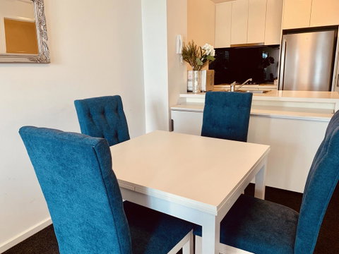 Luxury Apartments With View - Schoolies Week Accommodation 12