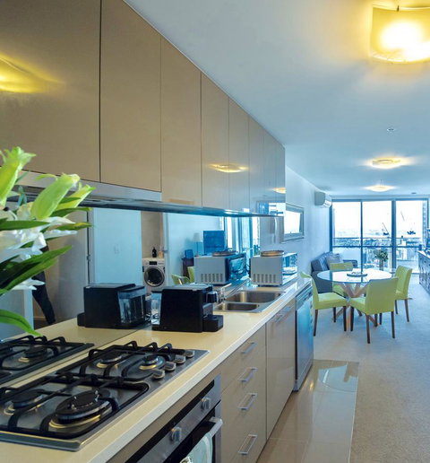 Luxury Apartments With View - Schoolies Week Accommodation 3