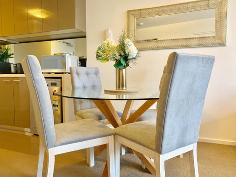 Luxury Apartments With View - Schoolies Week Accommodation 4