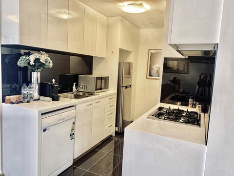Luxury Apartments With View - Schoolies Week Accommodation 7