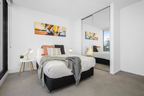 Complete Host Tiara Apartments - Schoolies Week Accommodation 13