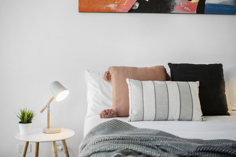 Complete Host Tiara Apartments - Schoolies Week Accommodation 7