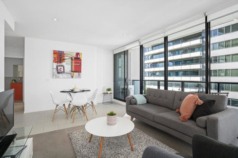 Complete Host Tiara Apartments - Schoolies Week Accommodation 18