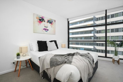 Complete Host Tiara Apartments - Schoolies Week Accommodation 19