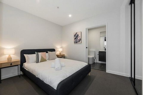 Saint Domain - Schoolies Week Accommodation 3