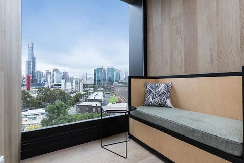 Saint Domain - Schoolies Week Accommodation 1