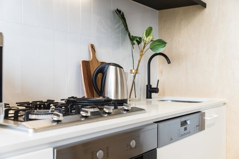 Saint Domain - Schoolies Week Accommodation 4