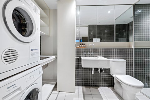 Corporate Keys - Freshwater Place - Schoolies Week Accommodation 20