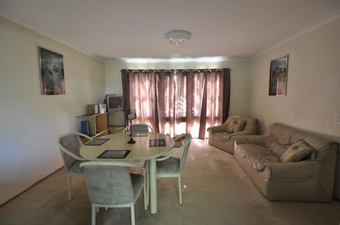 Ballymena Holiday Units - Schoolies Week Accommodation 5