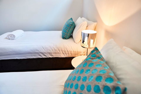 Richmond Â· 3 Level Architecturally Designed Richmond House - Schoolies Week Accommodation 11