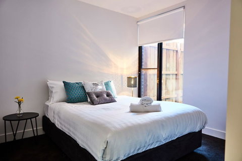 Richmond Â· 3 Level Architecturally Designed Richmond House - Schoolies Week Accommodation 10