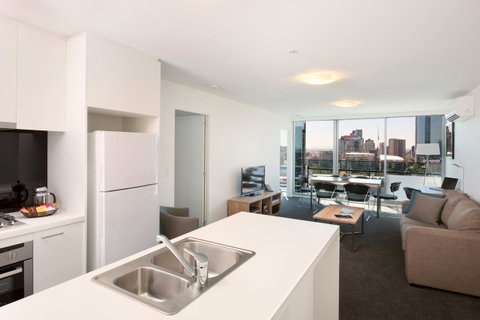City Tempo - MP Deluxe - Schoolies Week Accommodation 21