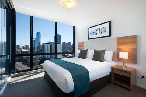 City Tempo - MP Deluxe - Schoolies Week Accommodation 15