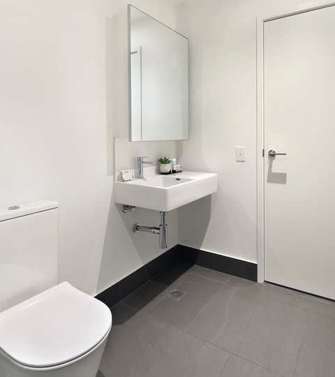 Experience Bella Hotel Apartments - Schoolies Week Accommodation 37