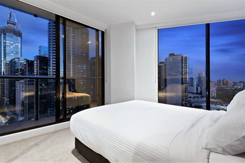 Experience Bella Hotel Apartments - Schoolies Week Accommodation 5