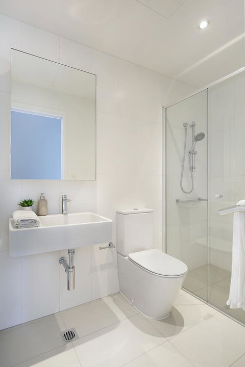 Experience Bella Hotel Apartments - Schoolies Week Accommodation 38