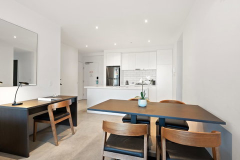 Experience Bella Hotel Apartments - Schoolies Week Accommodation 9