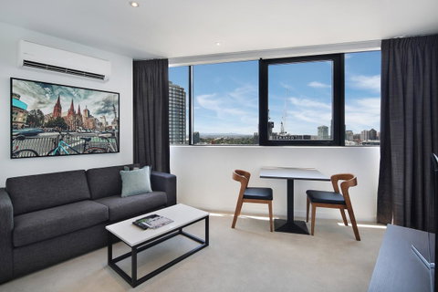 Experience Bella Hotel Apartments - Schoolies Week Accommodation 41