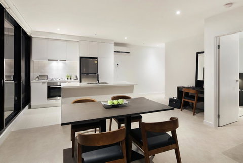 Experience Bella Hotel Apartments - Schoolies Week Accommodation 20