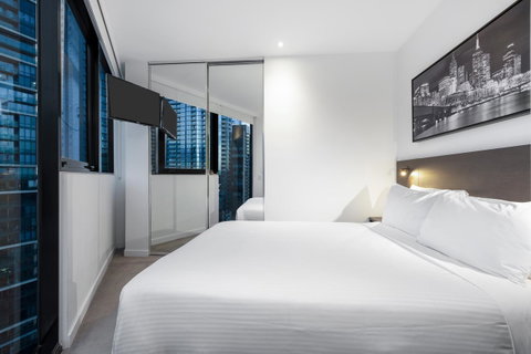 Experience Bella Hotel Apartments - Schoolies Week Accommodation 1
