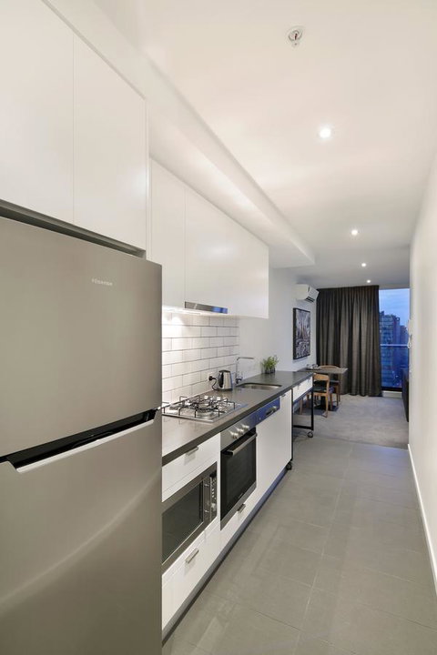 Experience Bella Hotel Apartments - Schoolies Week Accommodation 30
