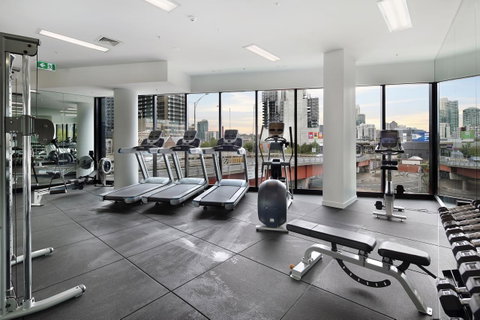 Experience Bella Hotel Apartments - Schoolies Week Accommodation 28