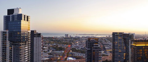 Experience Bella Hotel Apartments - Schoolies Week Accommodation 26