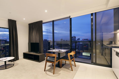 Experience Bella Hotel Apartments - Schoolies Week Accommodation 33