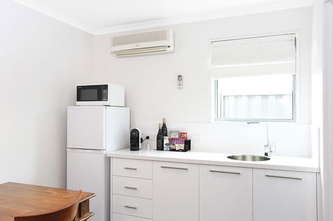Quality Inn & Suites The Menzies - Schoolies Week Accommodation 6