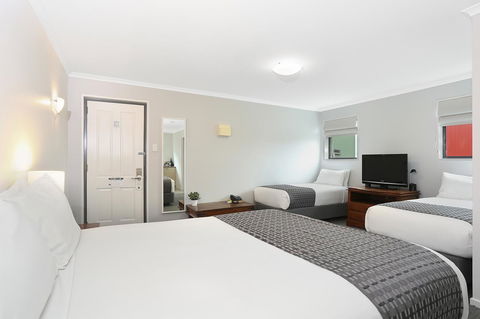 Quality Inn & Suites The Menzies - Schoolies Week Accommodation 15