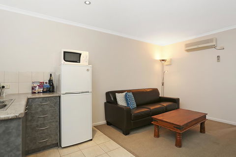 Quality Inn & Suites The Menzies - Schoolies Week Accommodation 39