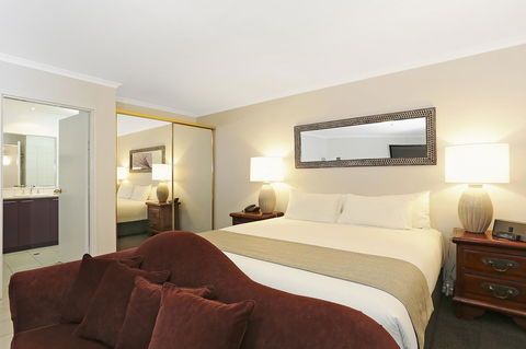Quality Inn & Suites The Menzies - Schoolies Week Accommodation 36