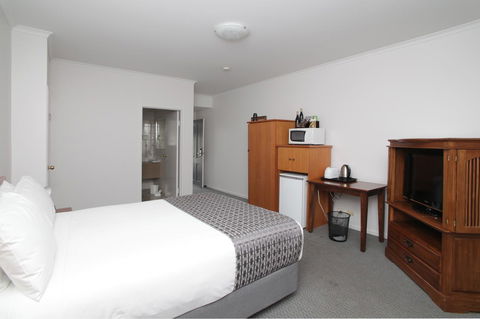 Quality Inn & Suites The Menzies - Schoolies Week Accommodation 7