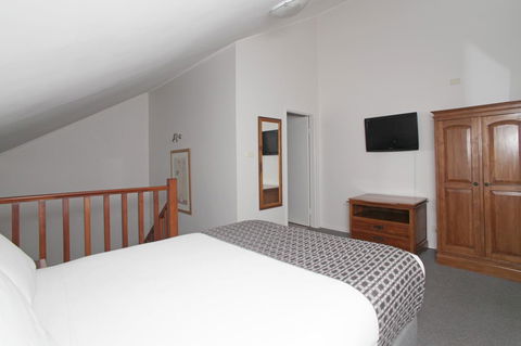Quality Inn & Suites The Menzies - Schoolies Week Accommodation 24