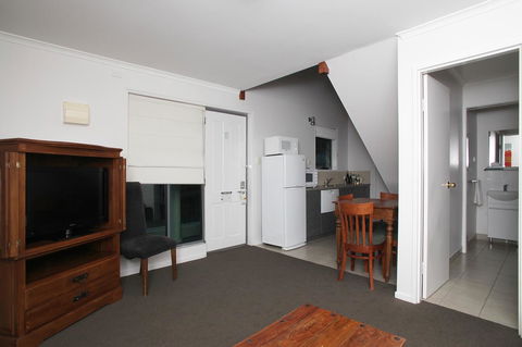 Quality Inn & Suites The Menzies - Schoolies Week Accommodation 26