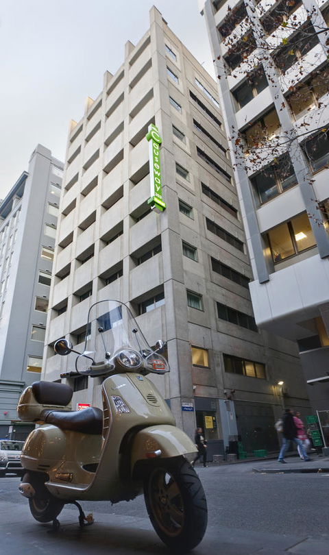 Causeway 353 Hotel - Schoolies Week Accommodation 3