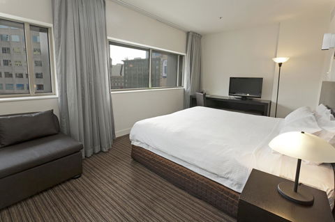Causeway 353 Hotel - Schoolies Week Accommodation 7
