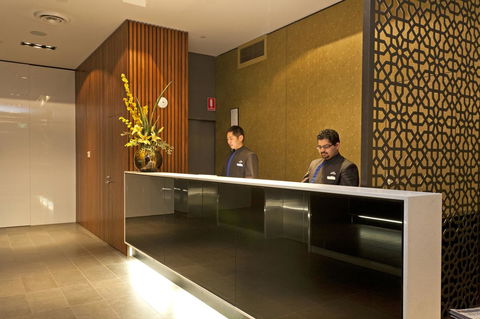 Causeway 353 Hotel - Schoolies Week Accommodation 1