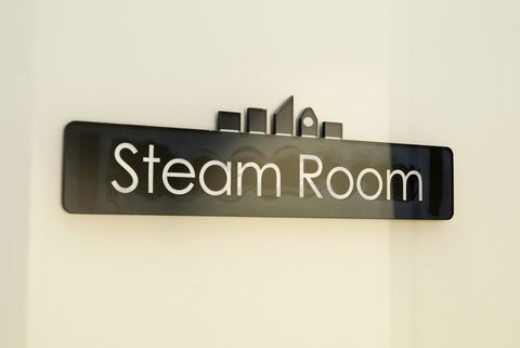 Causeway 353 Hotel - Schoolies Week Accommodation 12
