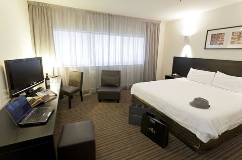 Causeway 353 Hotel - Schoolies Week Accommodation 24