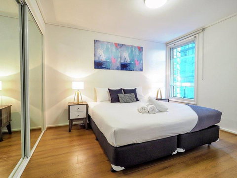 Premier Stays Melbourne - Schoolies Week Accommodation 2