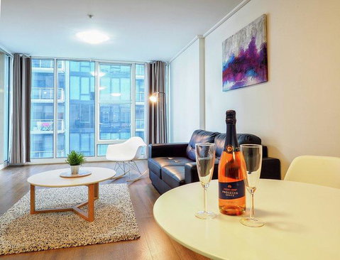 Premier Stays Melbourne - Schoolies Week Accommodation 6