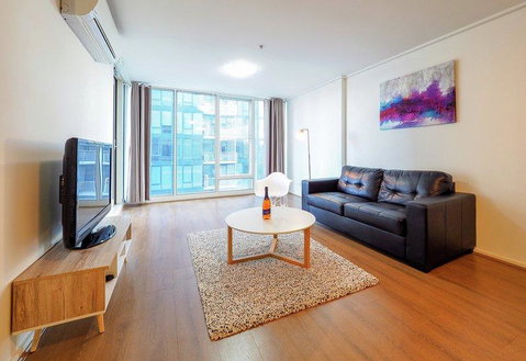 Premier Stays Melbourne - Schoolies Week Accommodation 12