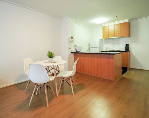 Premier Stays Melbourne - Schoolies Week Accommodation 11