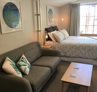 The Cosy Bungalow - Schoolies Week Accommodation