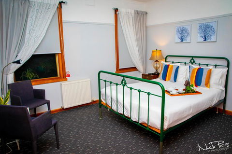 Amara Springs Guest House - Schoolies Week Accommodation 10