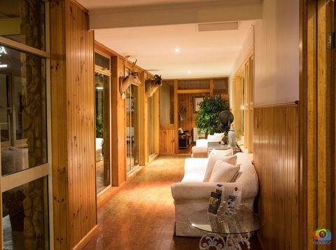 Amara Springs Guest House - Schoolies Week Accommodation 20