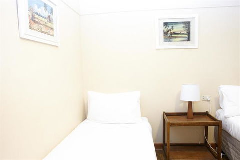 Amara Springs Guest House - Schoolies Week Accommodation 27